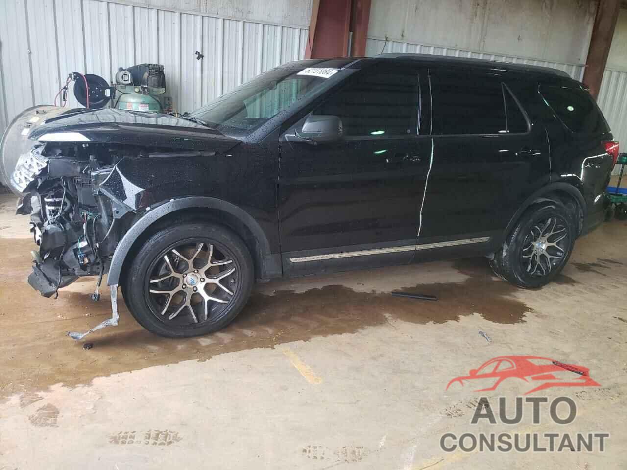 FORD EXPLORER 2018 - 1FM5K7D8XJGB30283