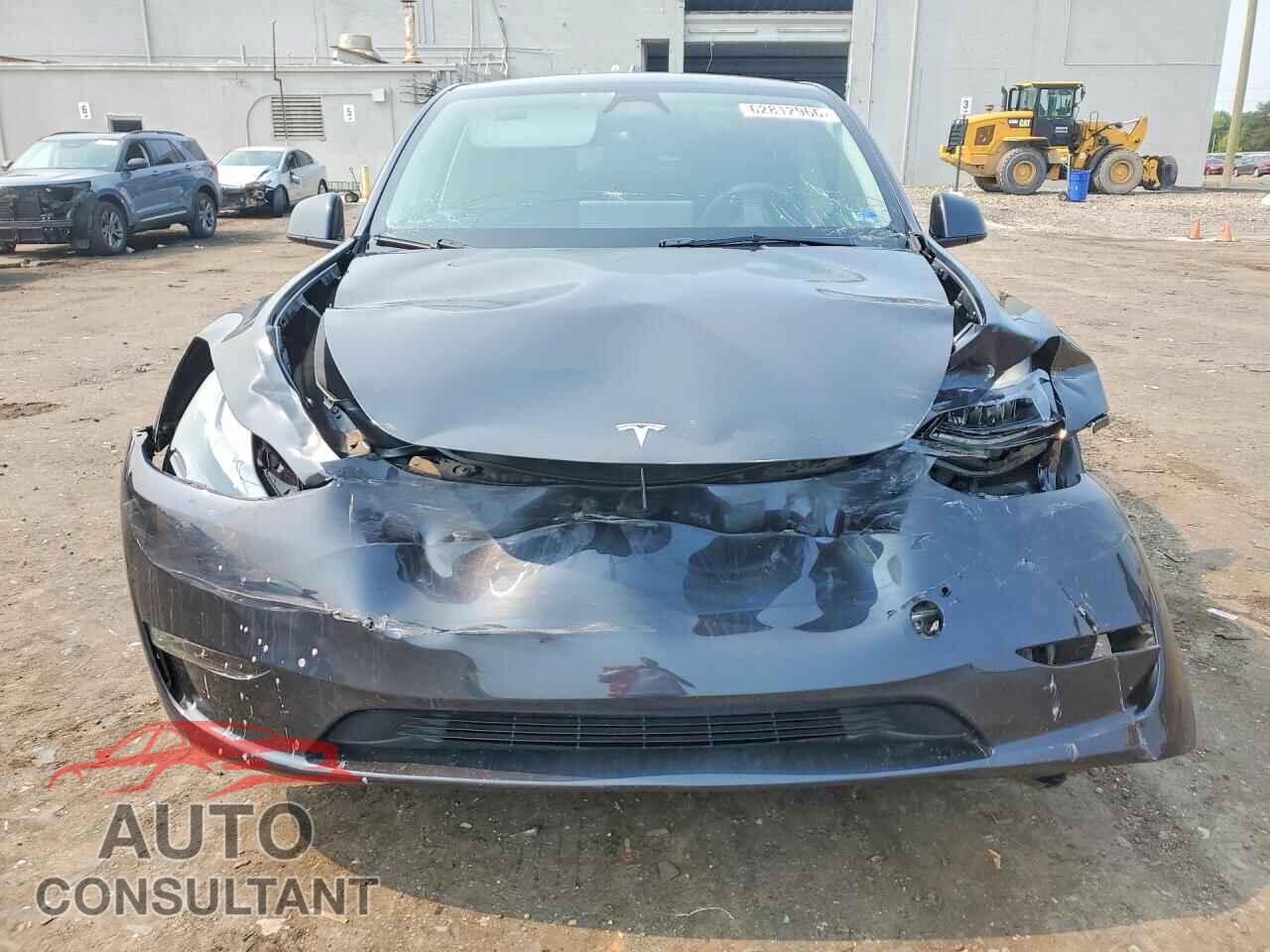 TESLA MODEL Y 2024 - 7SAYGDEE2RF036655