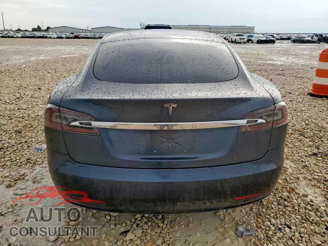 TESLA MODEL S 2017 - 5YJSA1E15HF188220