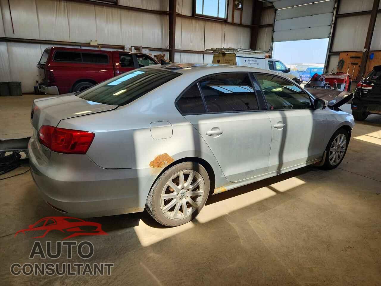 VOLKSWAGEN JETTA 2012 - 3VWDX7AJ5CM355807