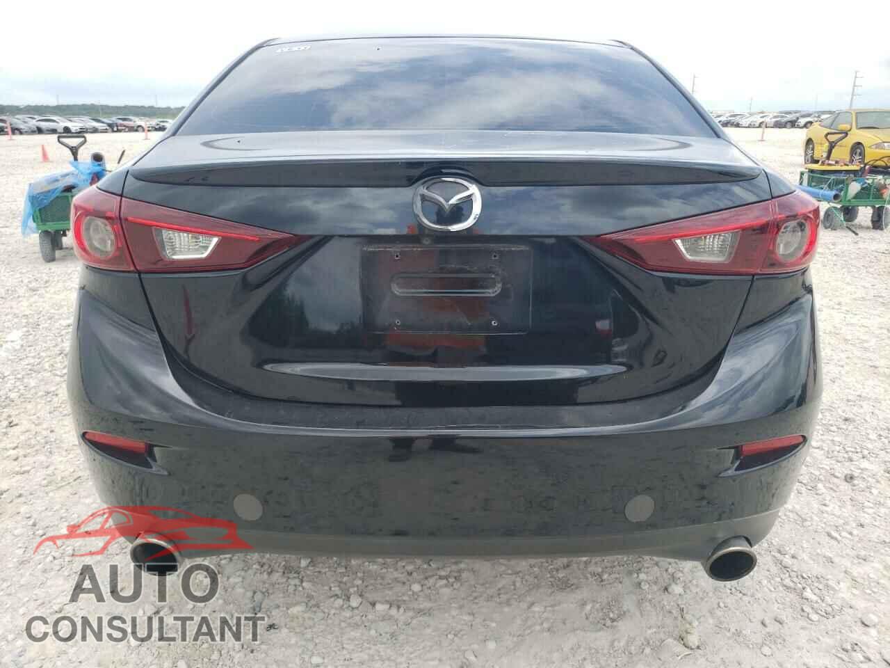 MAZDA 3 2018 - 3MZBN1V31JM250037