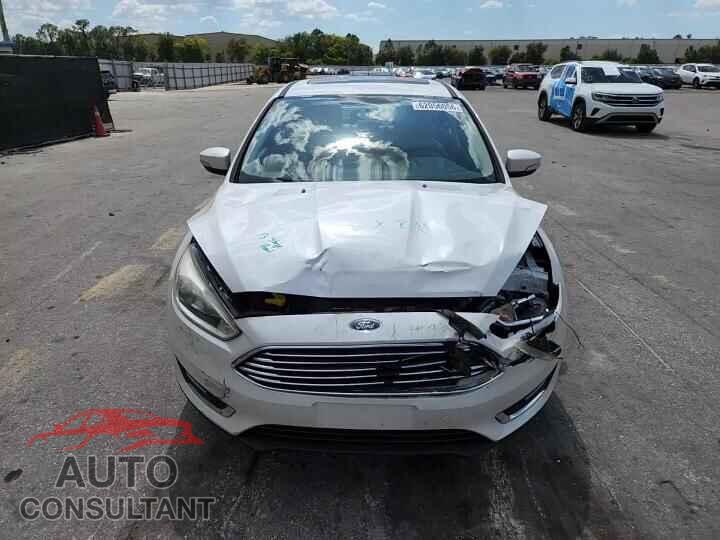FORD FOCUS 2017 - 1FADP3J27HL269871