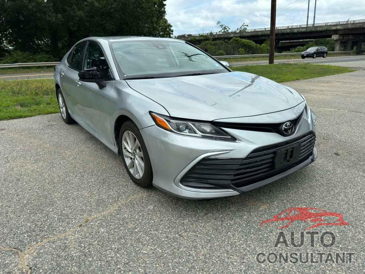 TOYOTA CAMRY 2022 - 4T1C11BKXNU057316