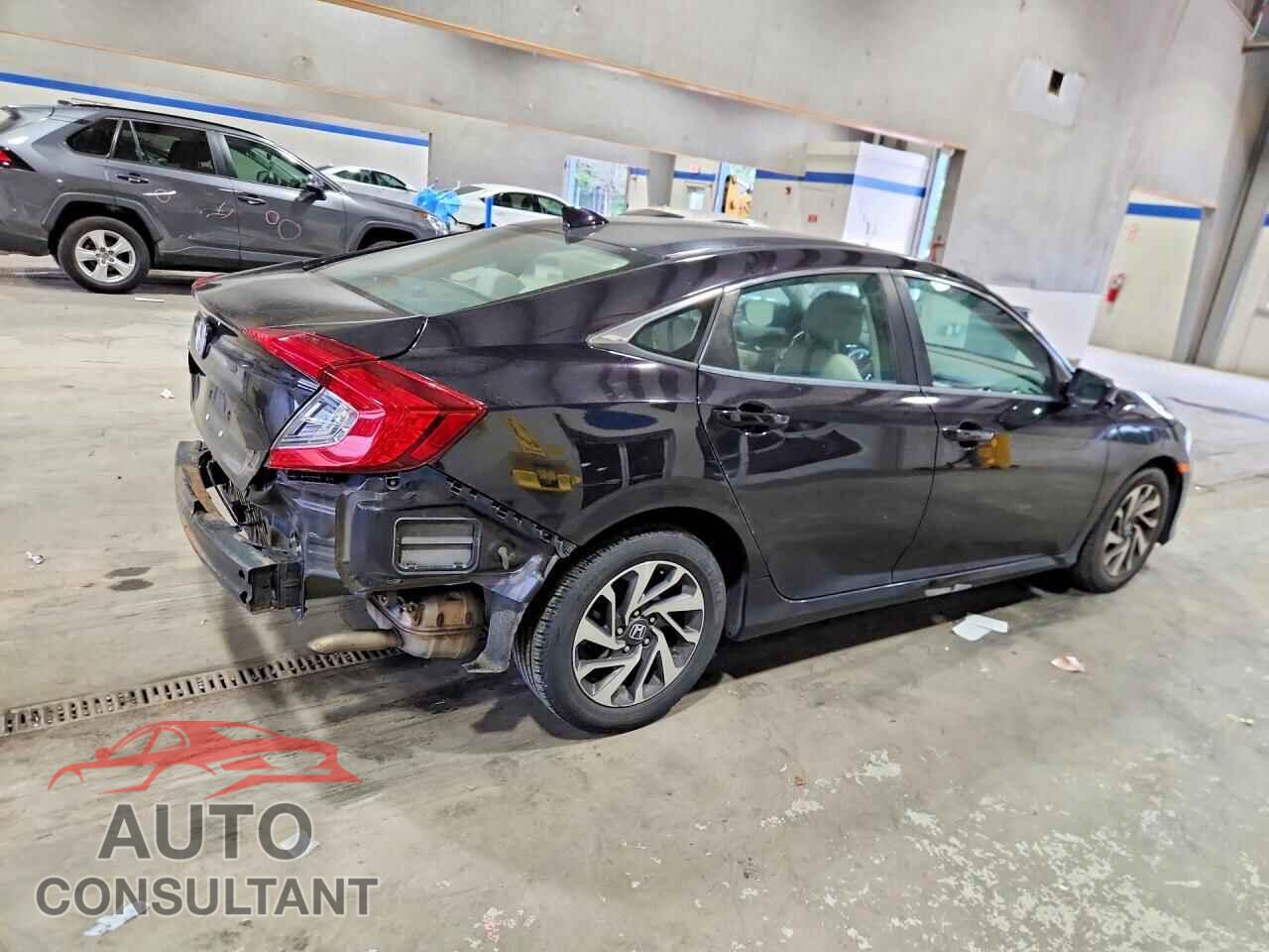 HONDA CIVIC 2018 - 19XFC2F70JE038919