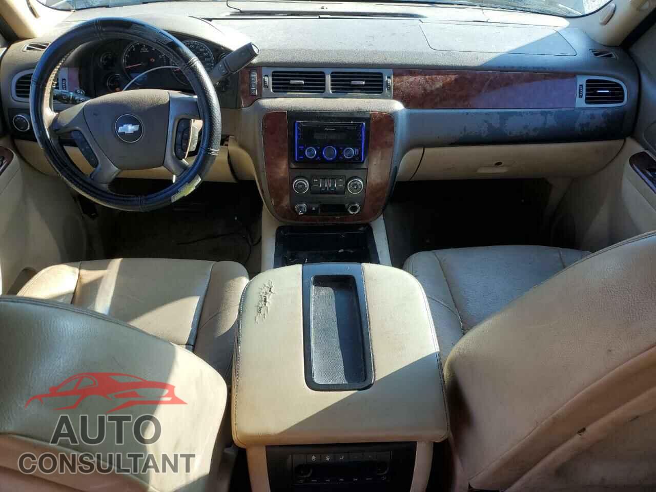 CHEVROLET TAHOE 2011 - 1GNSCAE07BR394942