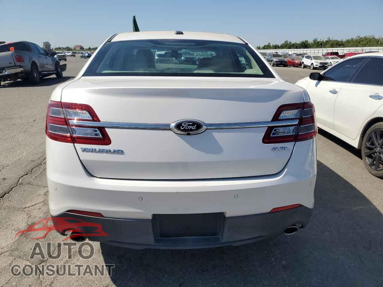 FORD TAURUS 2017 - 1FAHP2E86HG114795
