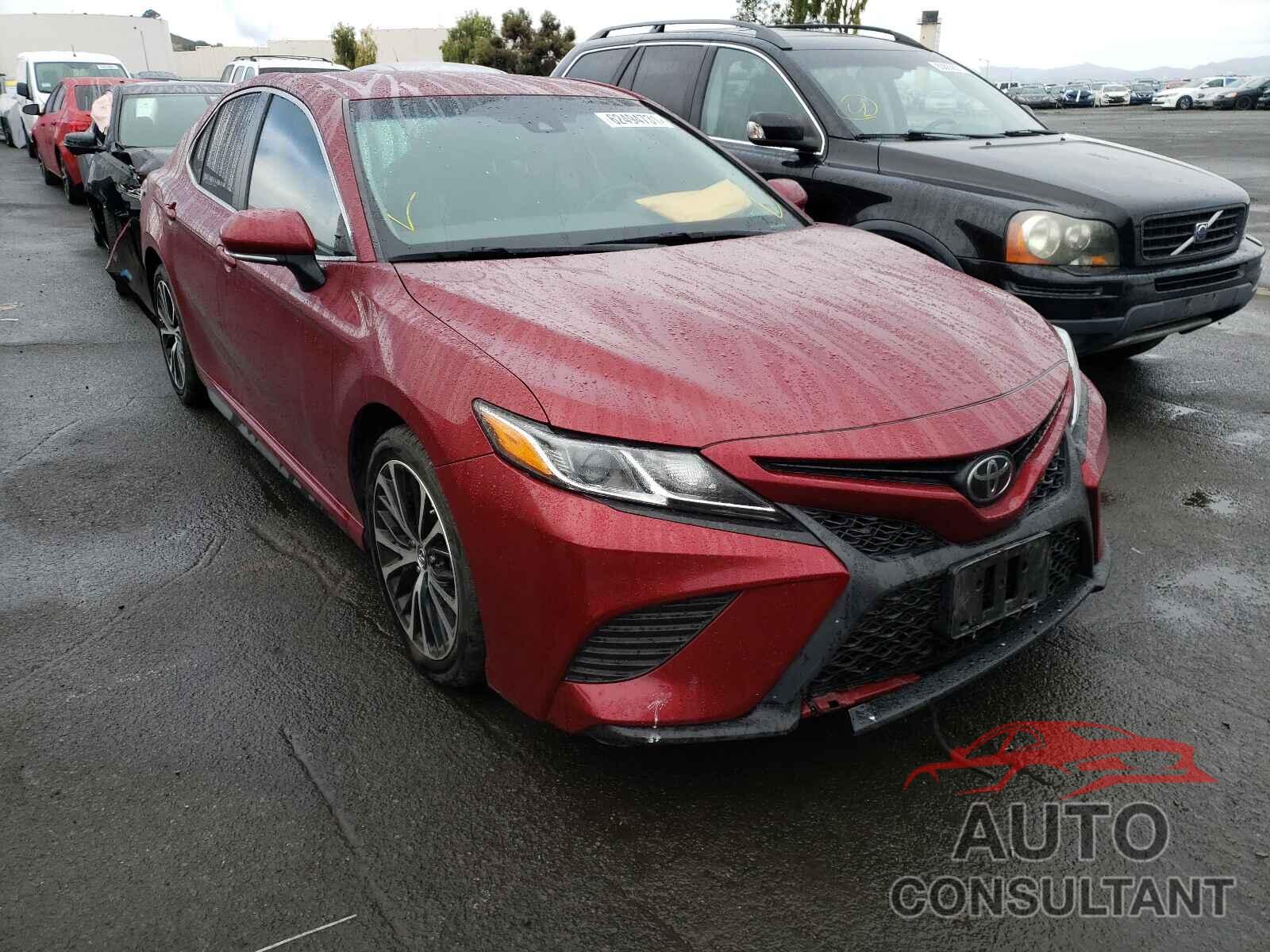 TOYOTA CAMRY 2018 - 4T1B11HK1JU657753