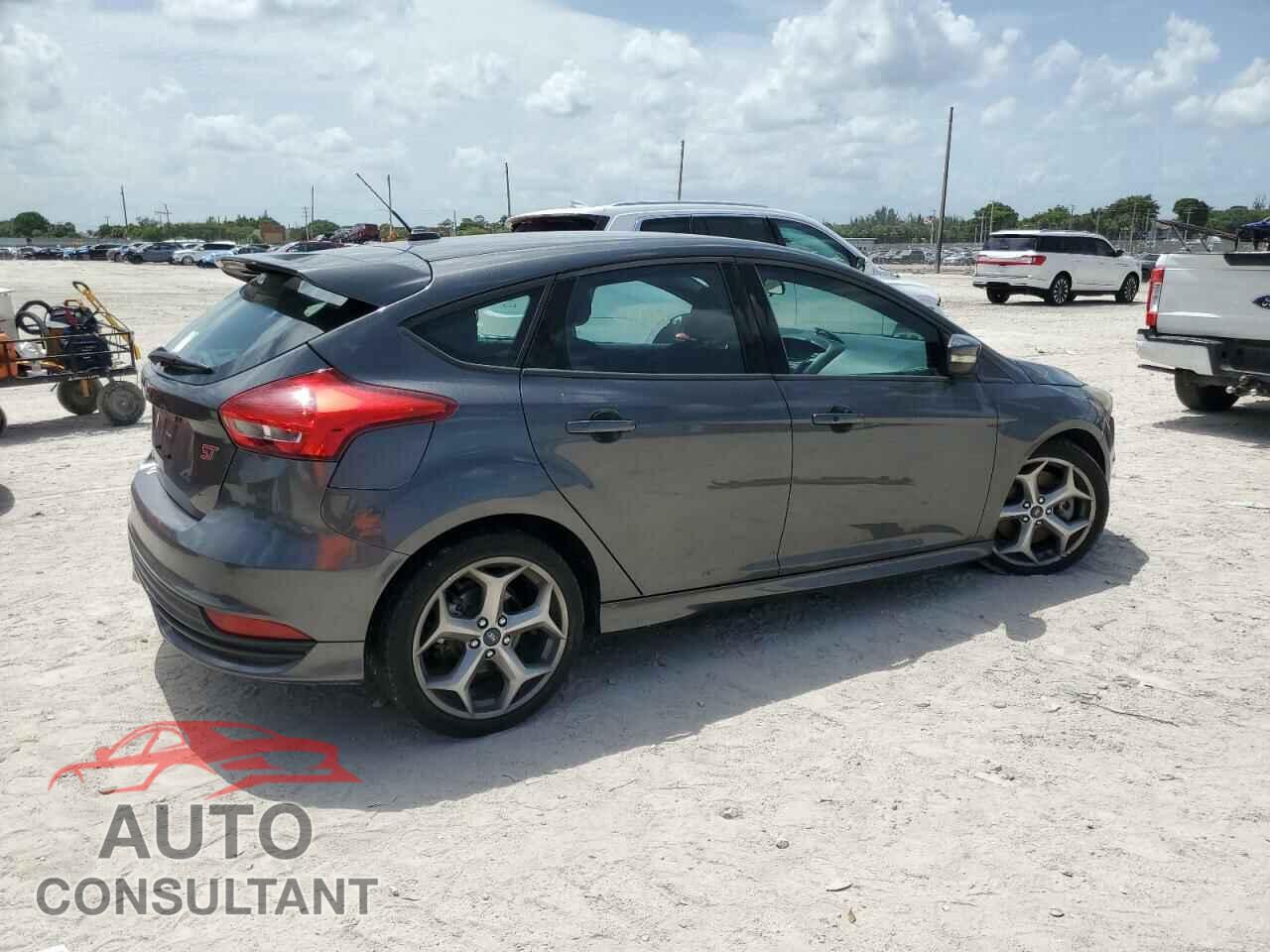 FORD FOCUS 2017 - 1FADP3L90HL310156