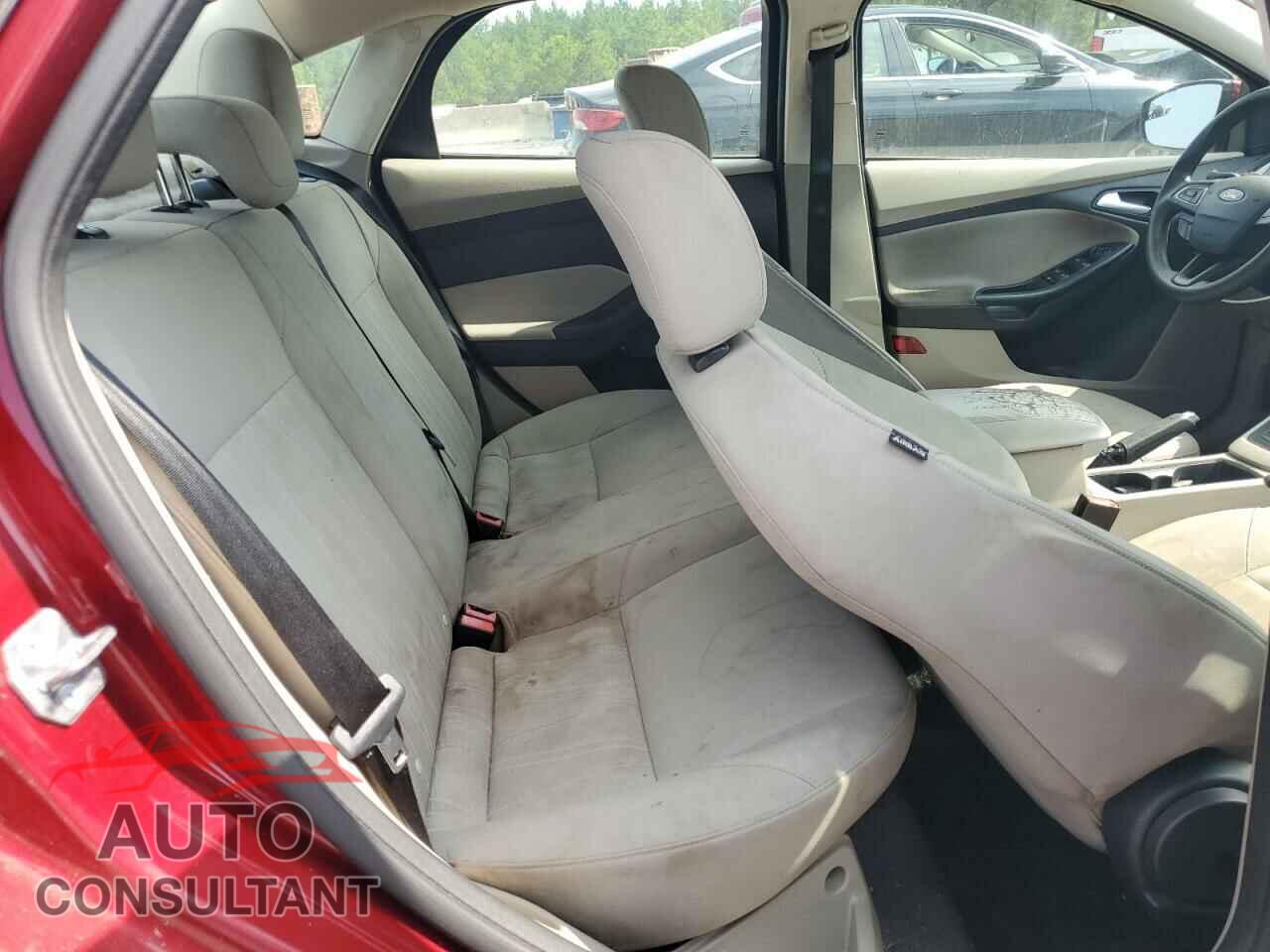 FORD FOCUS 2015 - 1FADP3F24FL311323