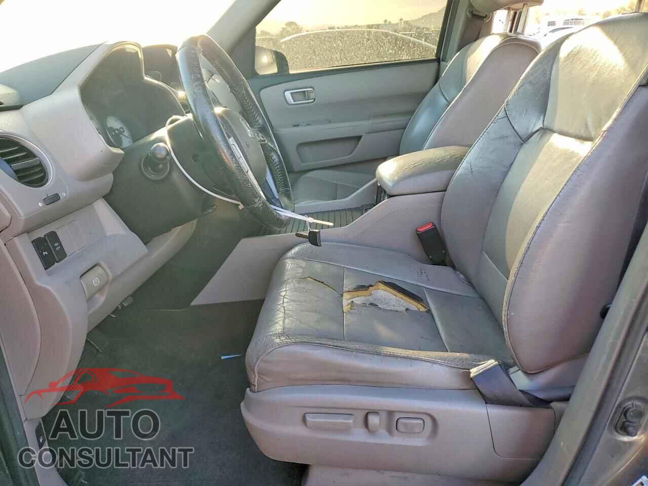HONDA PILOT 2011 - 5FNYF4H96BB051776
