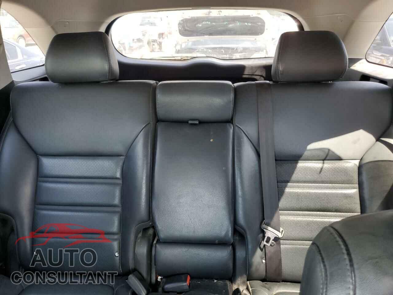 KIA SORENTO 2017 - 5XYPH4A17HG189323