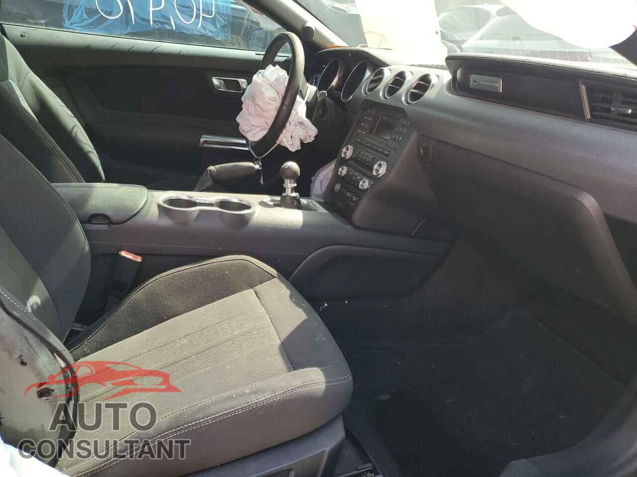 FORD MUSTANG 2018 - 1FA6P8CF7J5185372