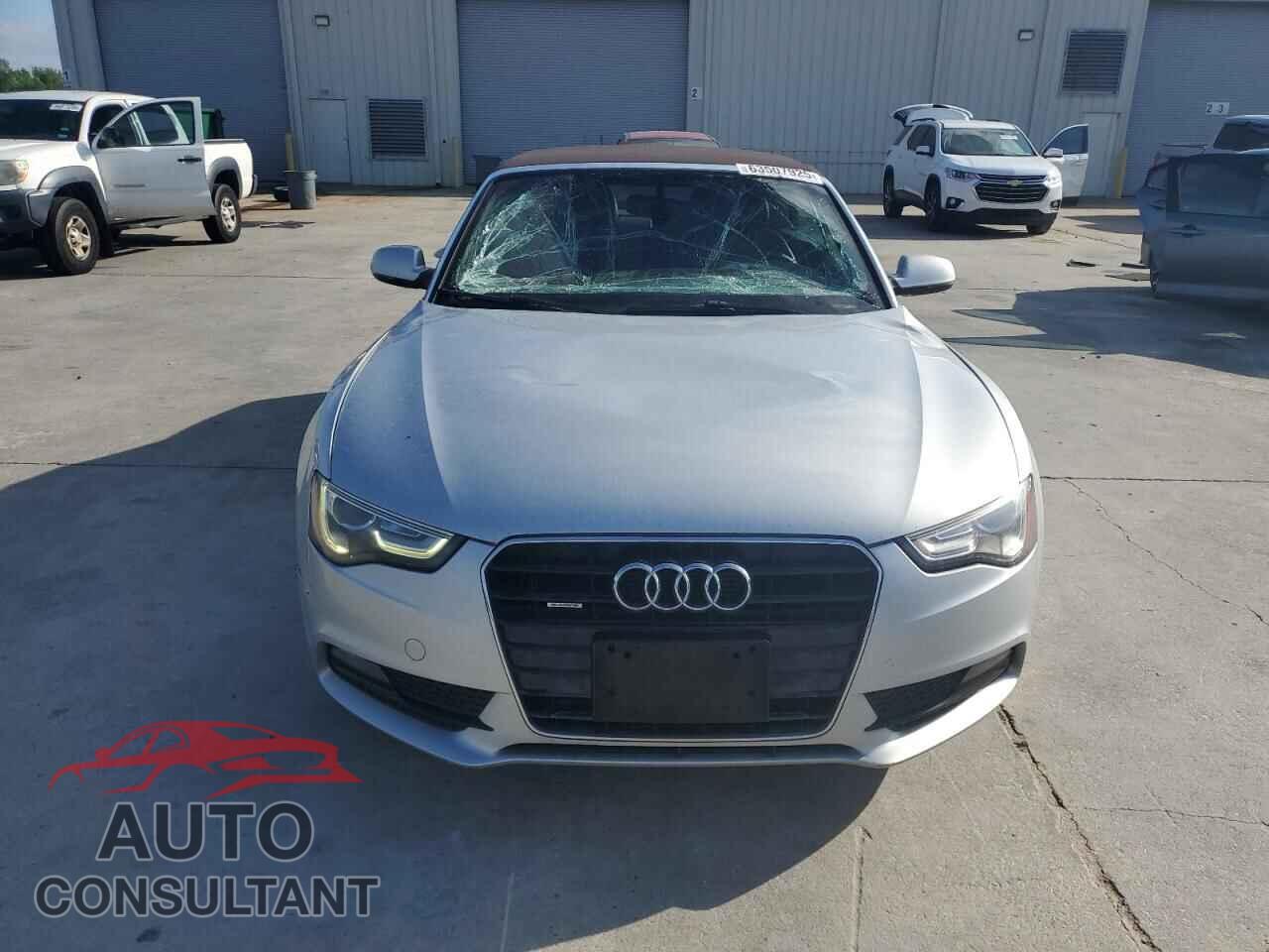 AUDI A5 2013 - WAULFAFH4DN000135