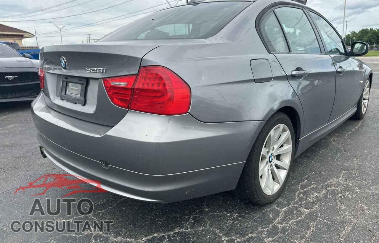BMW 3 SERIES 2011 - WBAPH7C58BE677372