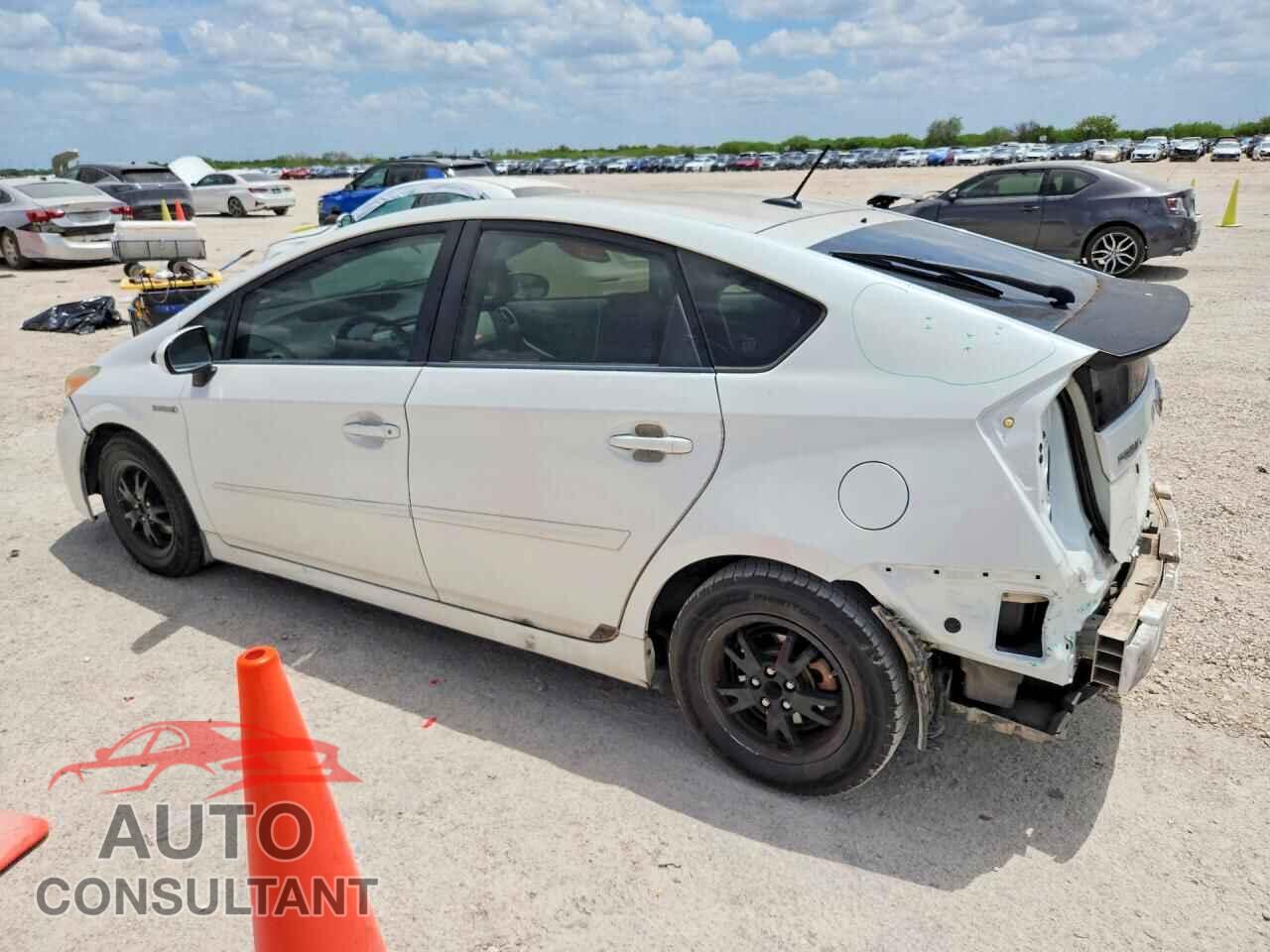 TOYOTA PRIUS THRE 2012 - JTDKN3DU8C1496012