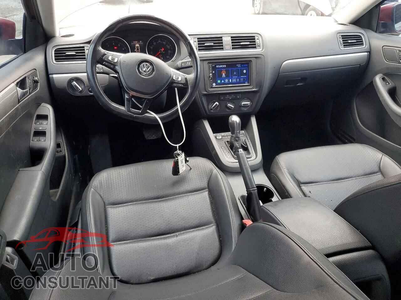 VOLKSWAGEN JETTA 2017 - 3VWDB7AJ9HM368730