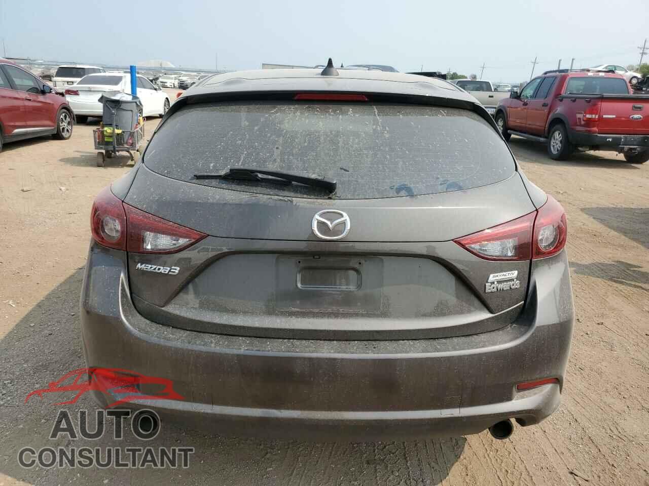 MAZDA 3 2018 - 3MZBN1M38JM173779