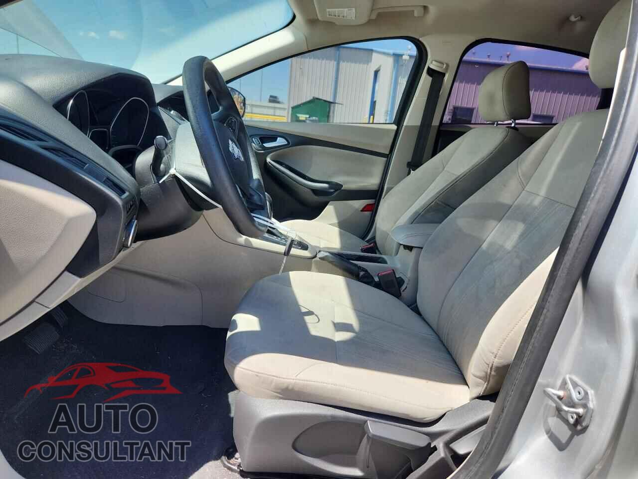 FORD FOCUS 2015 - 1FADP3F2XFL325887