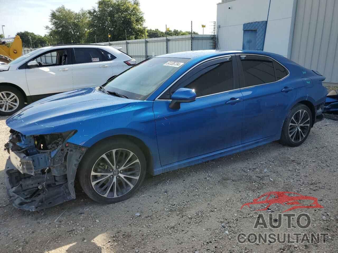 TOYOTA CAMRY 2018 - 4T1B11HK2JU104660