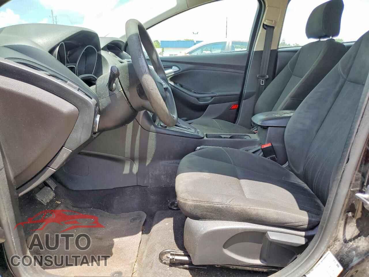 FORD FOCUS 2017 - 1FADP3K28HL232360