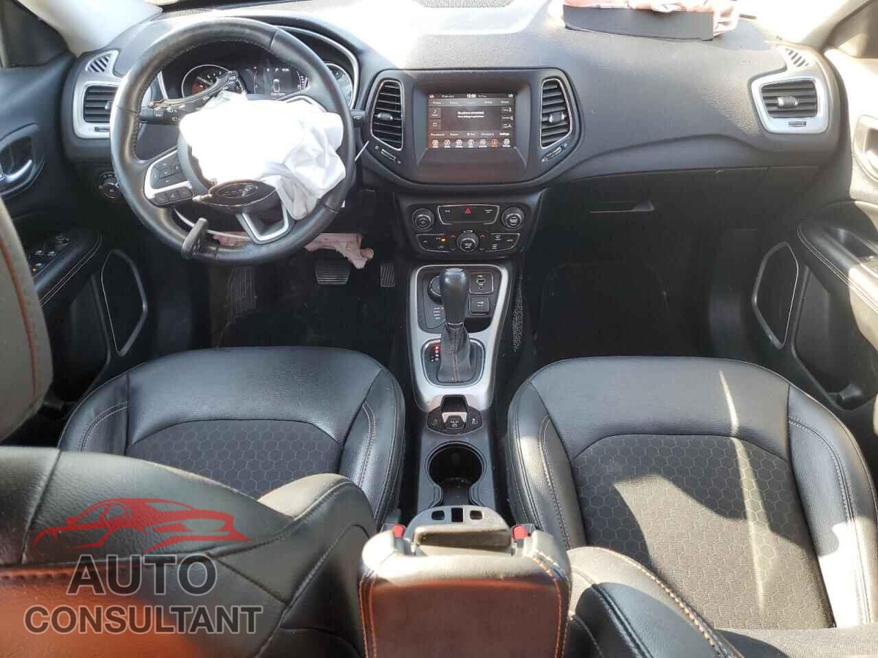 JEEP COMPASS 2019 - 3C4NJDBB9KT647396