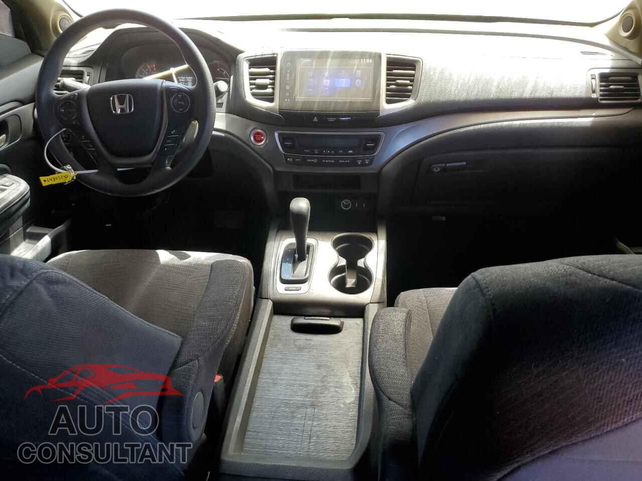 HONDA PILOT 2017 - 5FNYF5H32HB038579