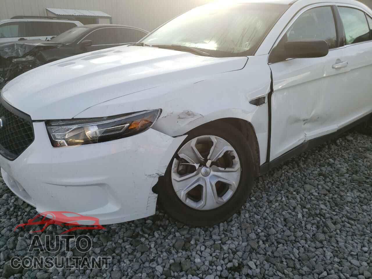 FORD TAURUS 2018 - 1FAHP2MK2JG127336