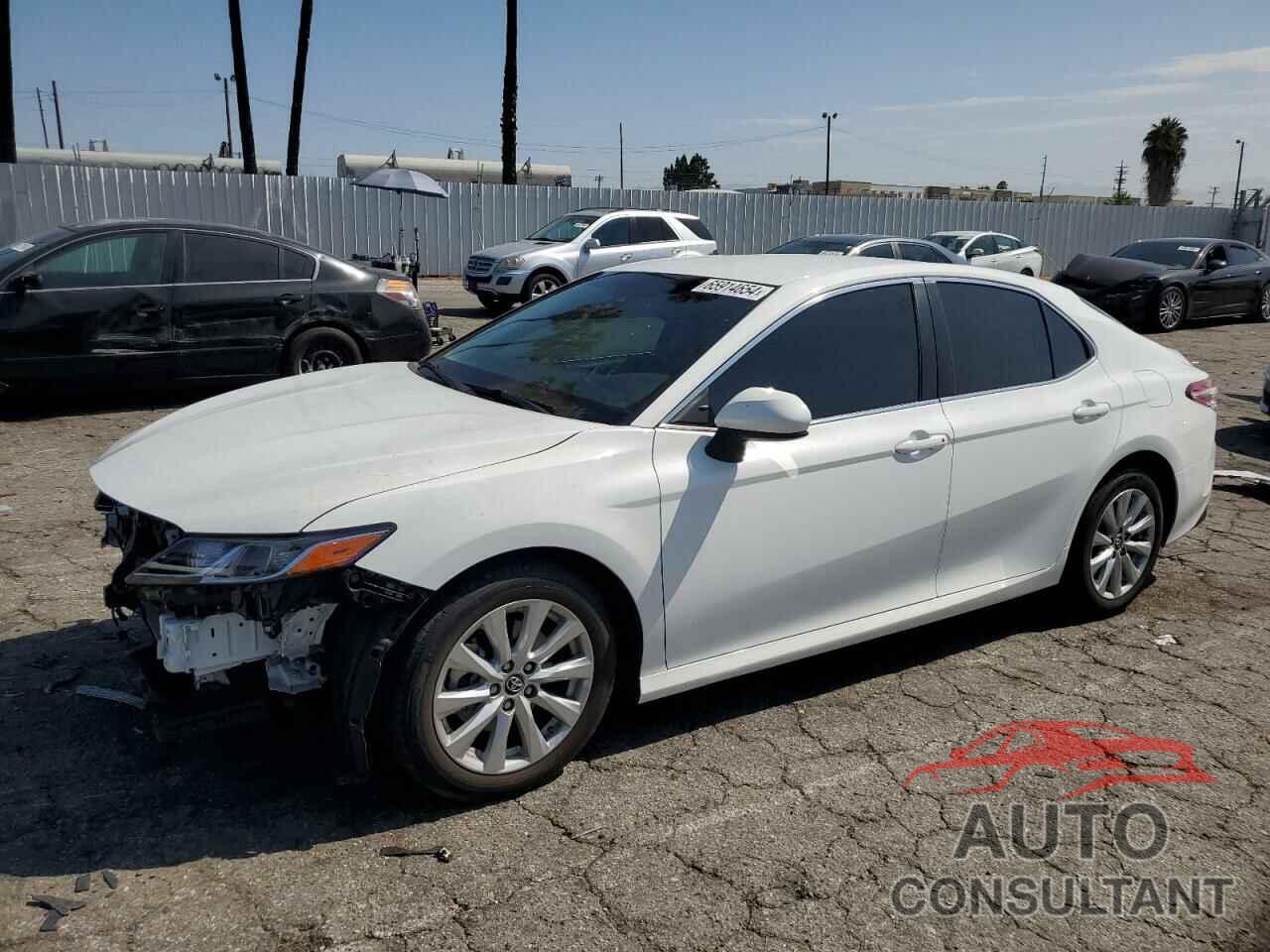 TOYOTA CAMRY 2018 - 4T1B11HK6JU613232