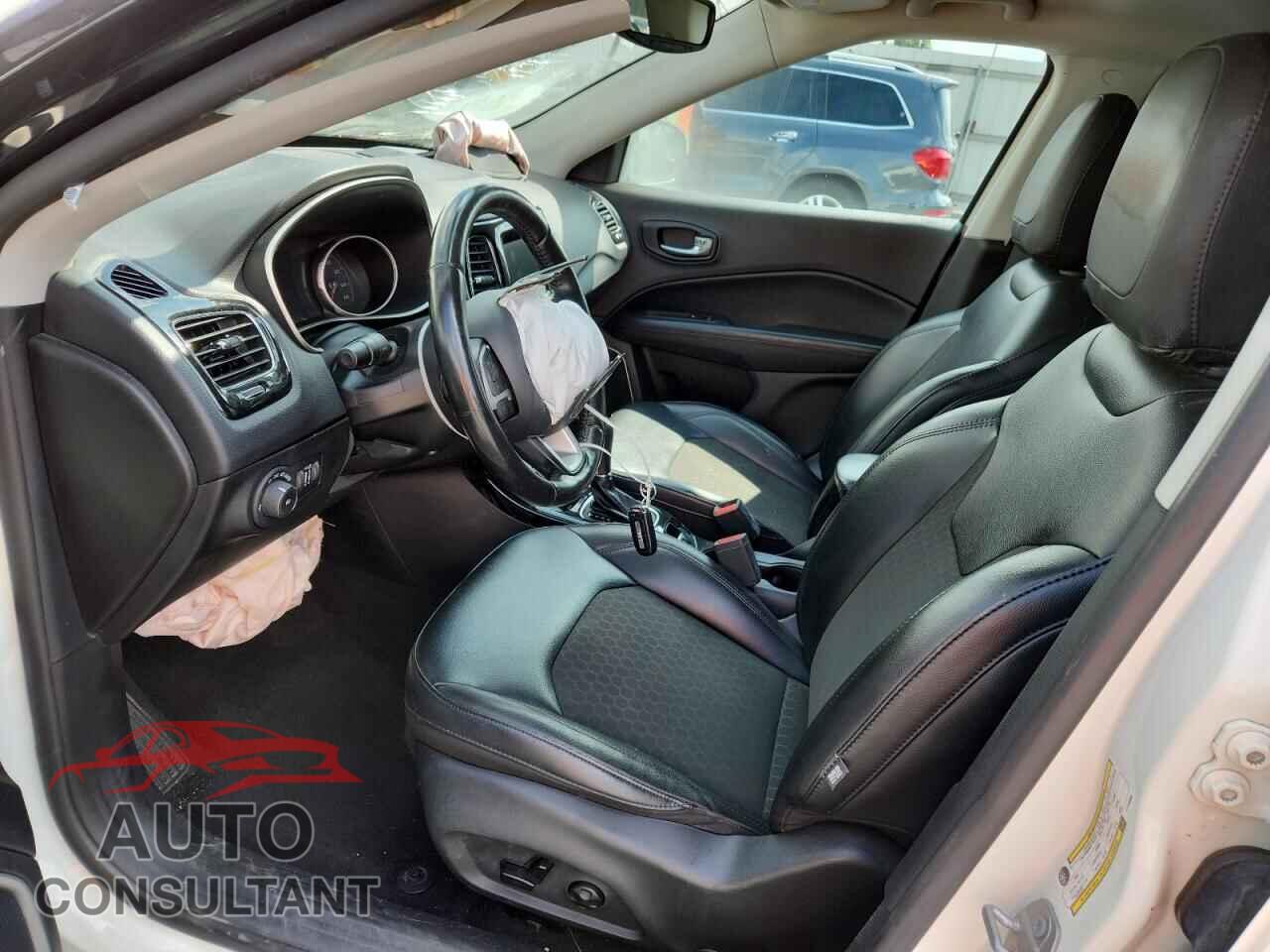 JEEP COMPASS 2020 - 3C4NJDBB6LT149903
