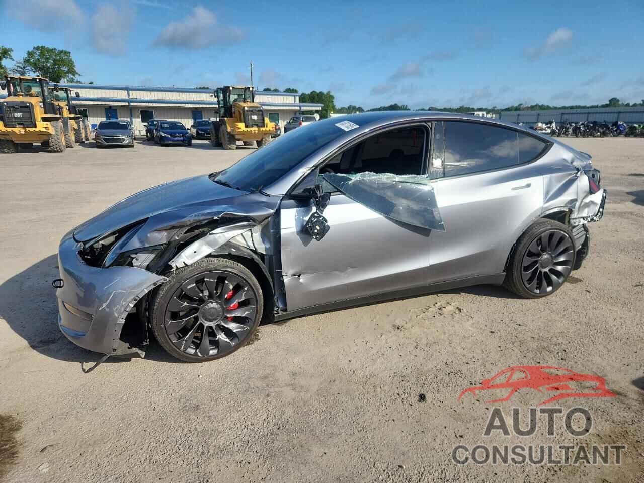 TESLA MODEL Y 2024 - 7SAYGDEF9RA325845