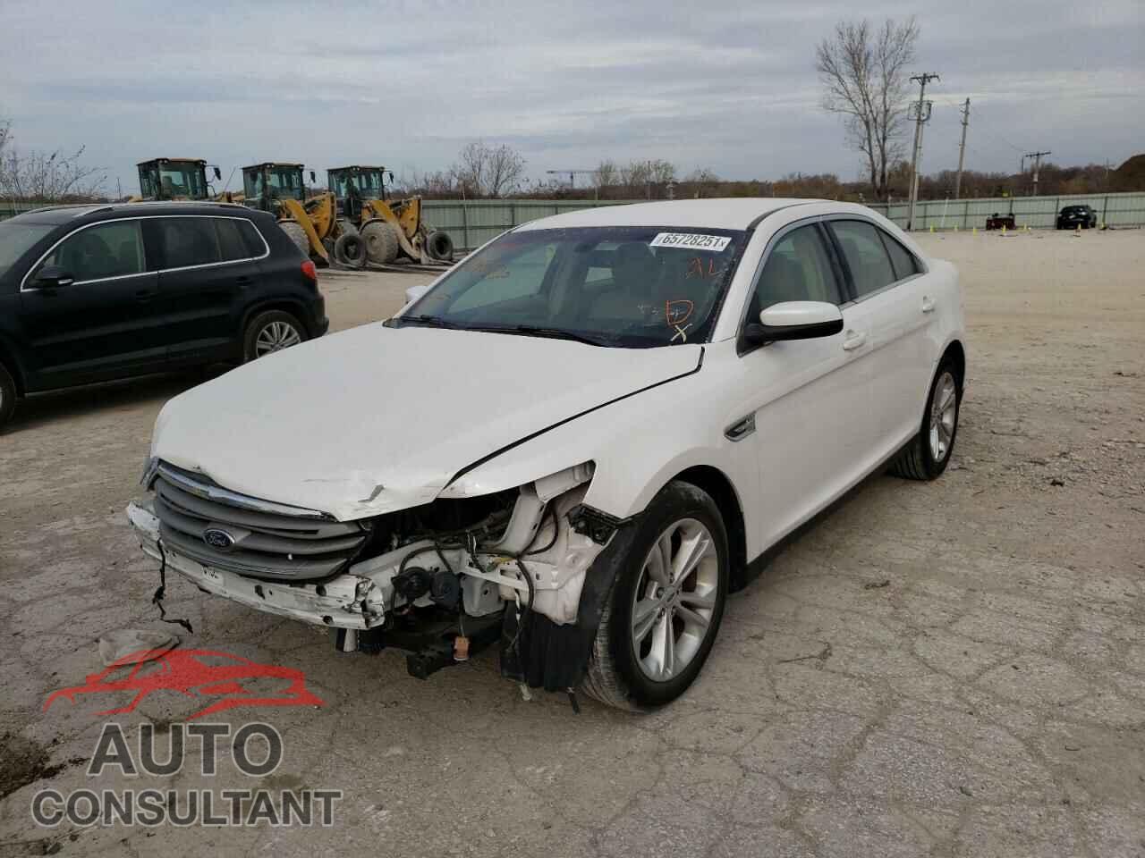 FORD TAURUS 2018 - 1FAHP2E86JG104077