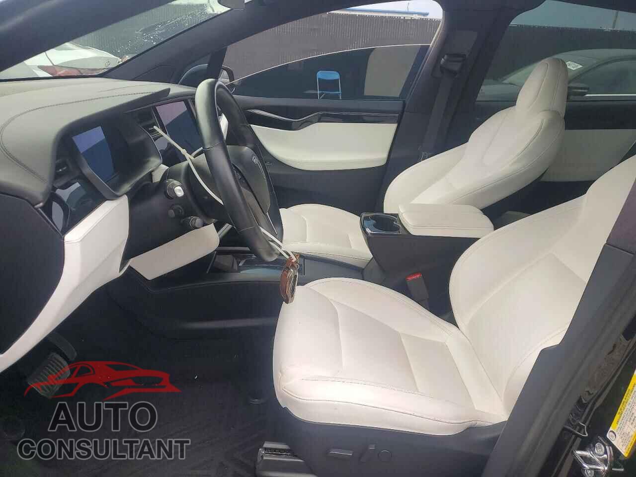 TESLA MODEL X 2020 - 5YJXCDE23LF233321
