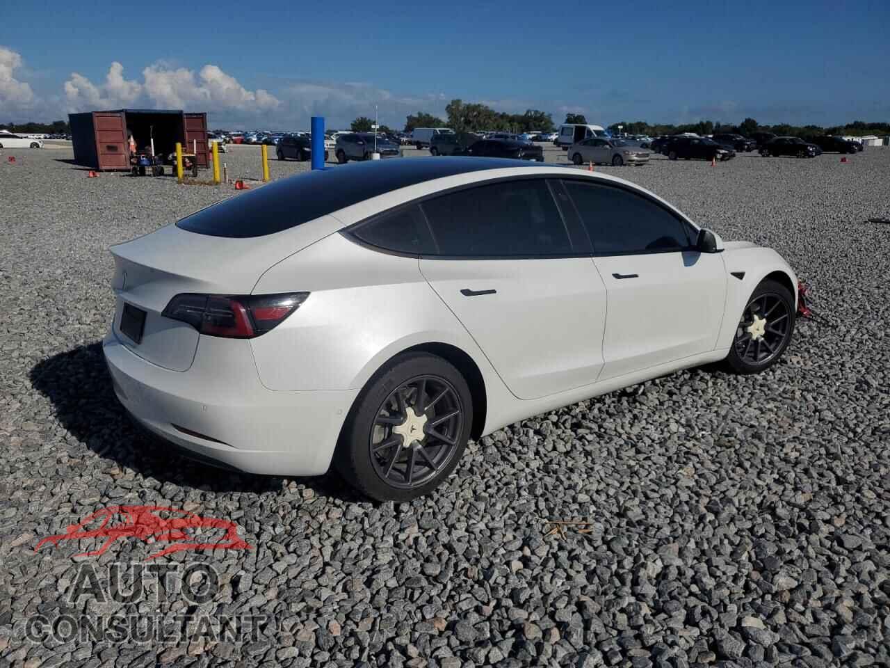 TESLA MODEL 3 2021 - 5YJ3E1EA8MF853775