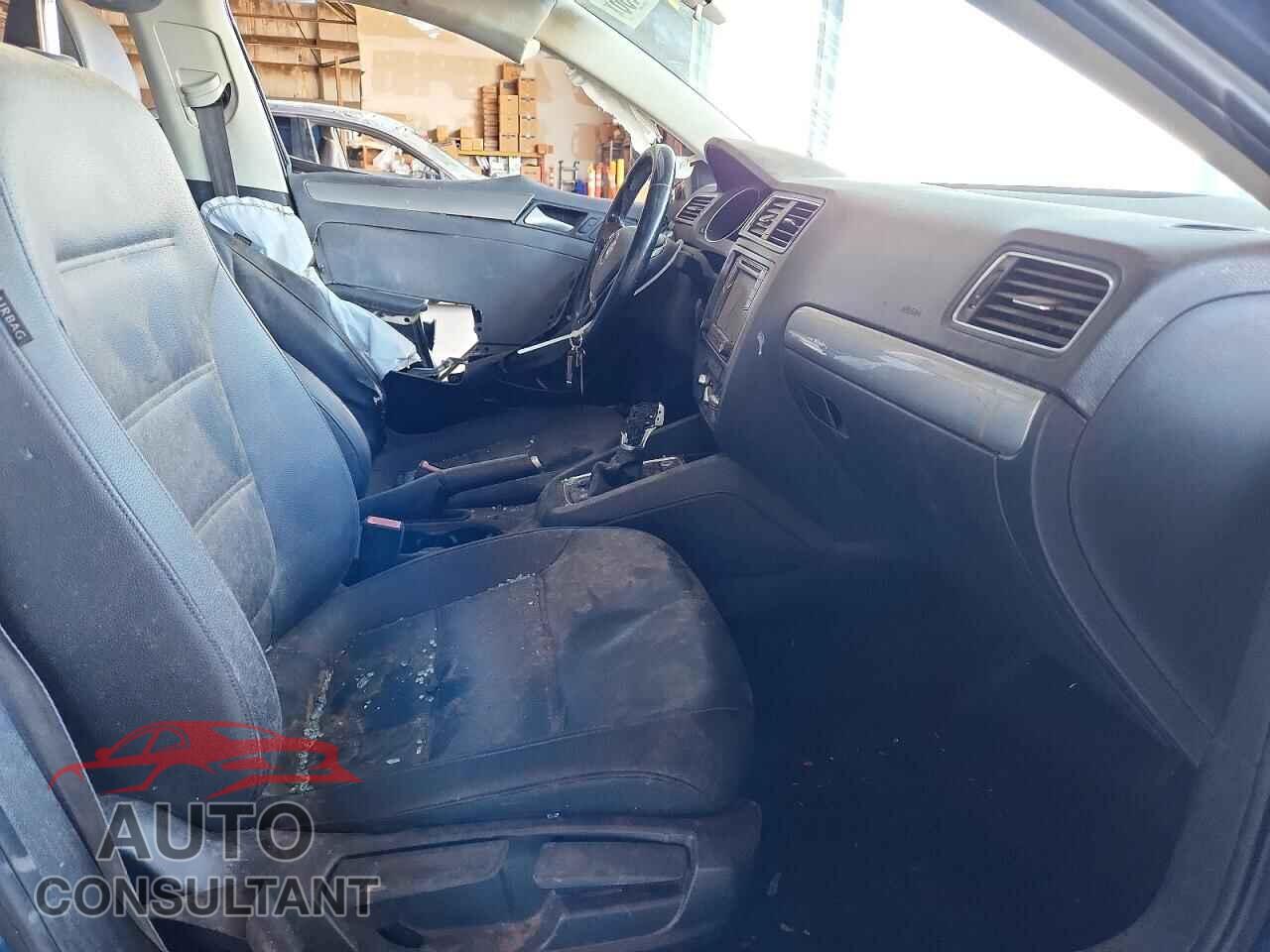 VOLKSWAGEN JETTA 2017 - 3VWDB7AJ0HM225309