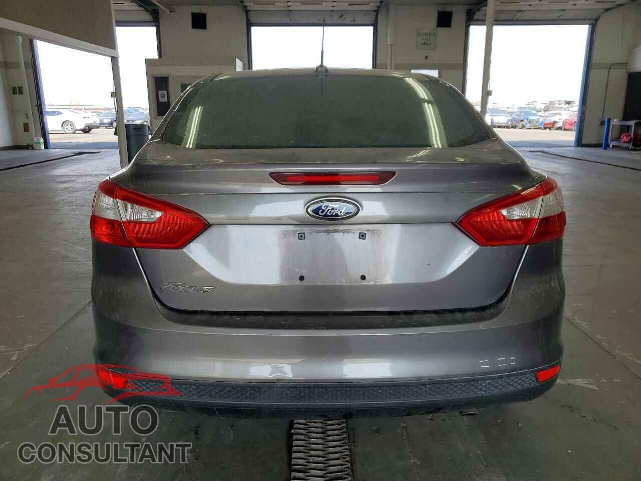 FORD FOCUS 2014 - 1FADP3E26EL312375