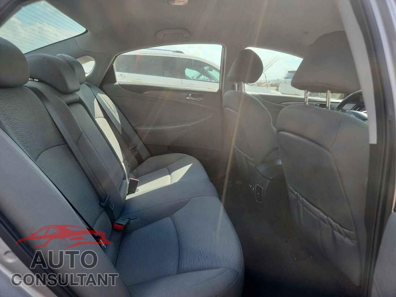 HYUNDAI SONATA 2012 - KMHEC4A41CA023724
