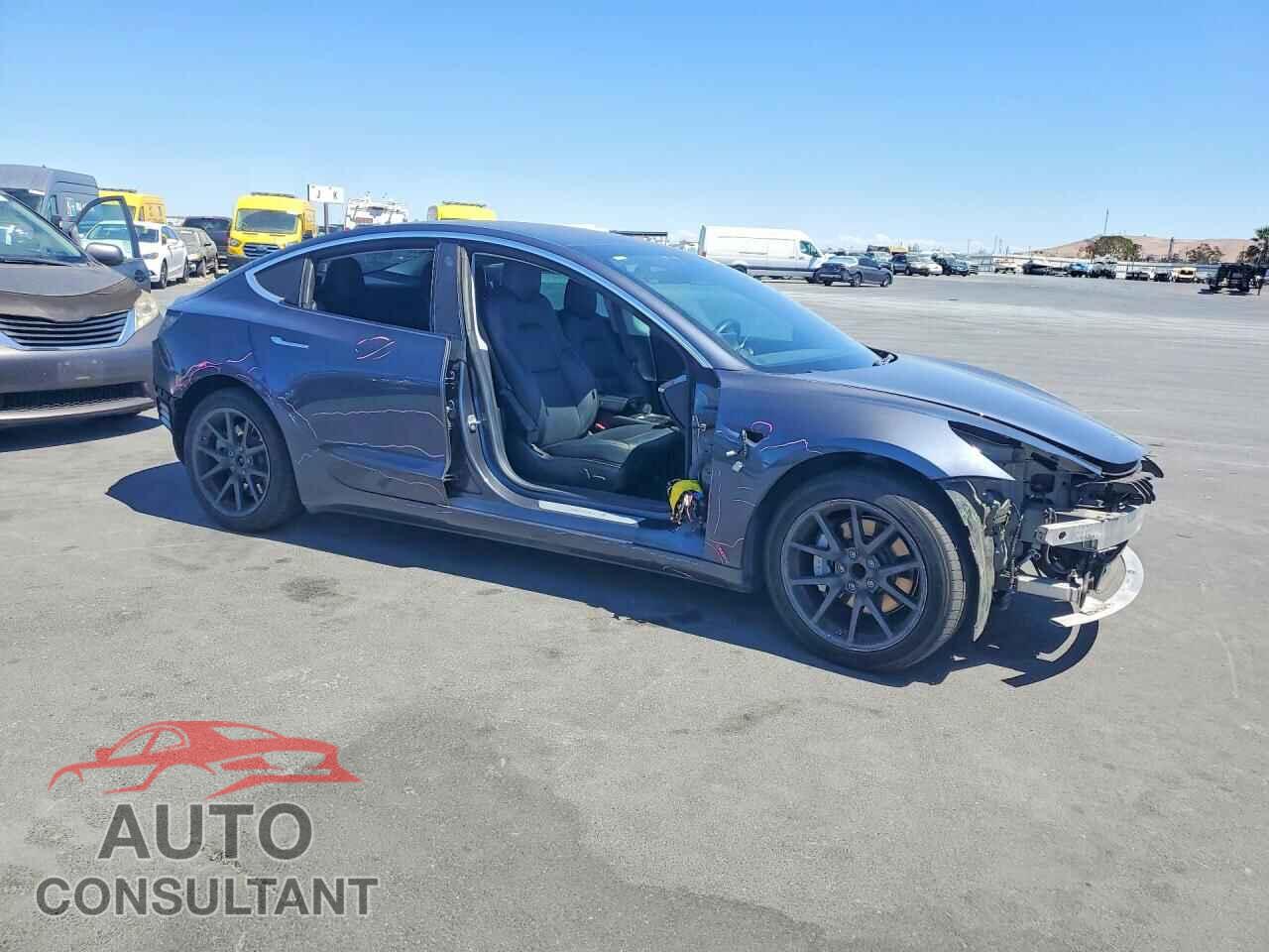 TESLA MODEL 3 2018 - 5YJ3E1EA7JF038205