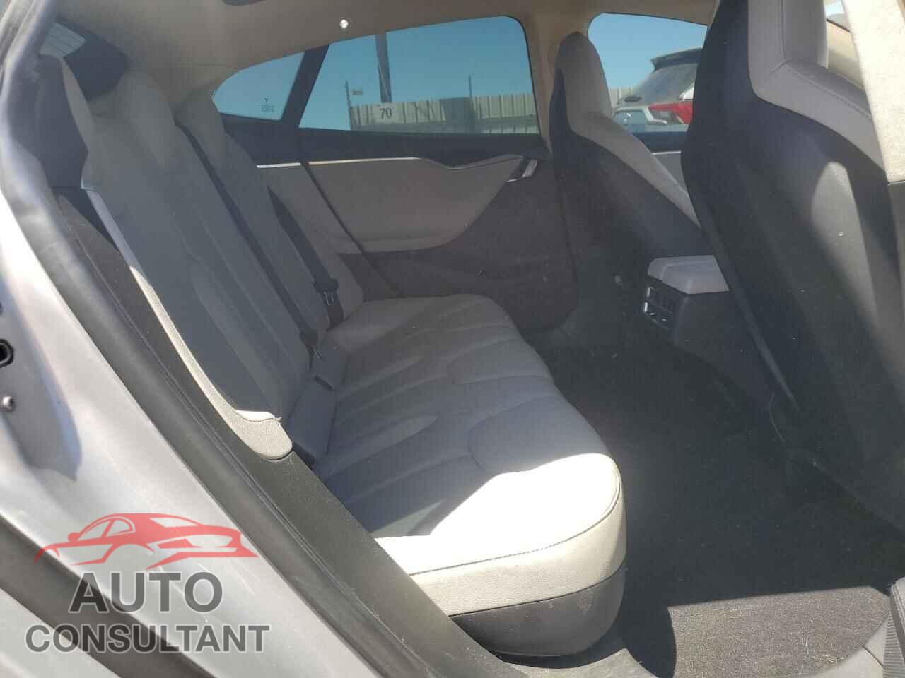 TESLA MODEL S 2013 - 5YJSA1CN6DFP21093