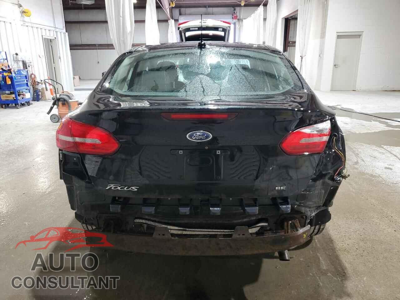 FORD FOCUS 2017 - 1FADP3F29HL203329