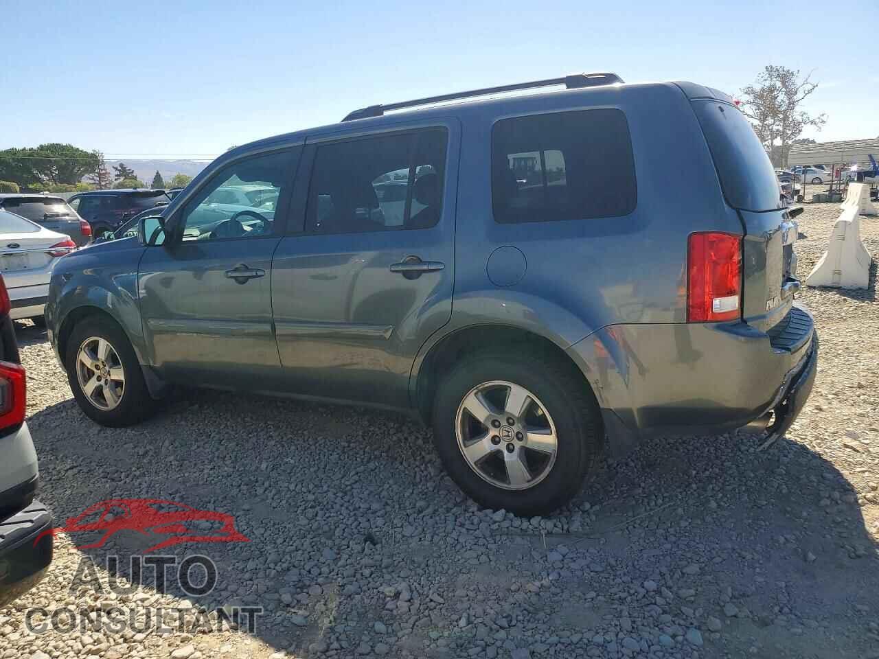 HONDA PILOT 2011 - 5FNYF3H49BB051575
