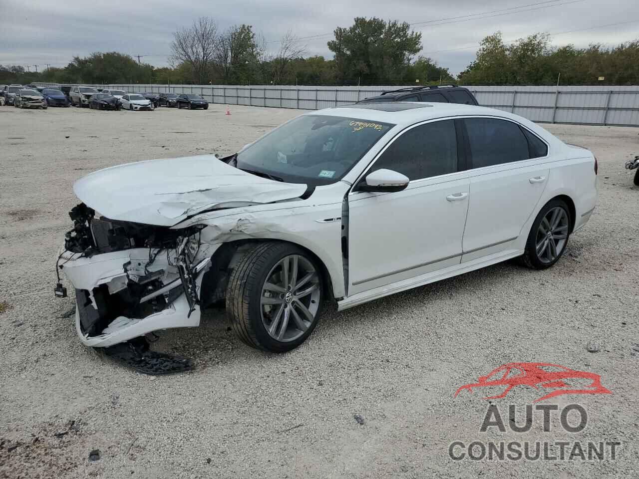 VOLKSWAGEN PASSAT 2019 - 1VWMA7A32KC011225