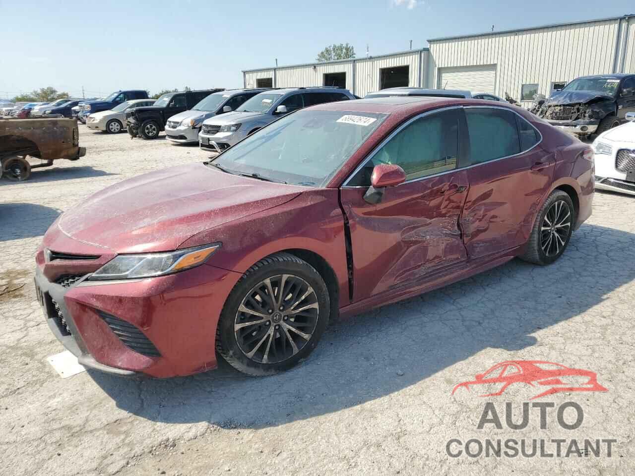 TOYOTA CAMRY 2018 - 4T1B11HK4JU509256