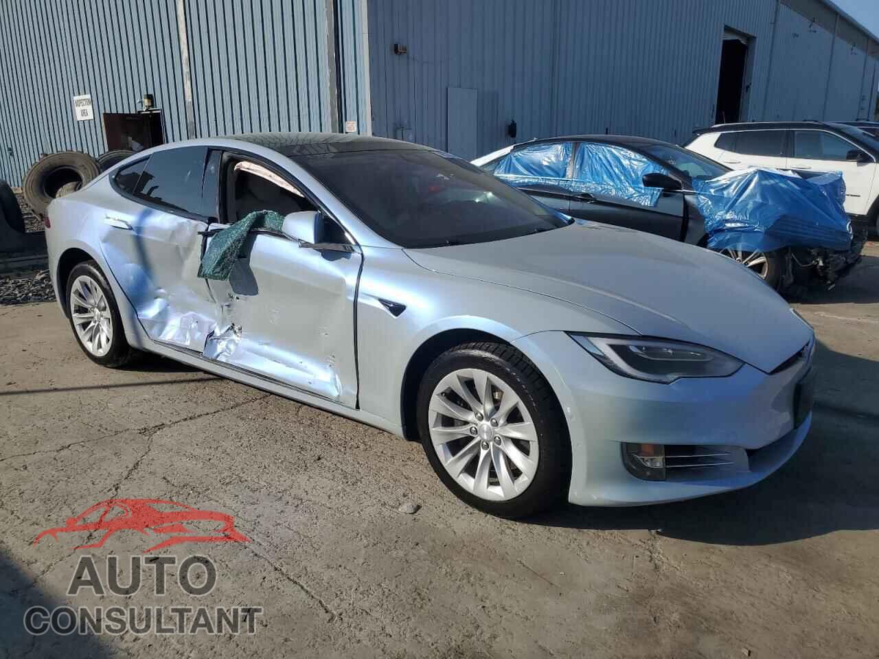 TESLA MODEL S 2018 - 5YJSA1E24JF272673