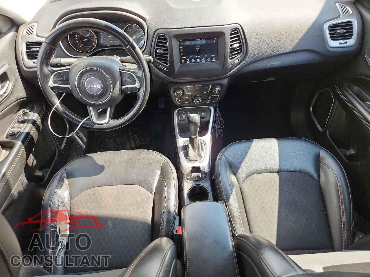 JEEP COMPASS 2018 - 3C4NJCBB7JT193920