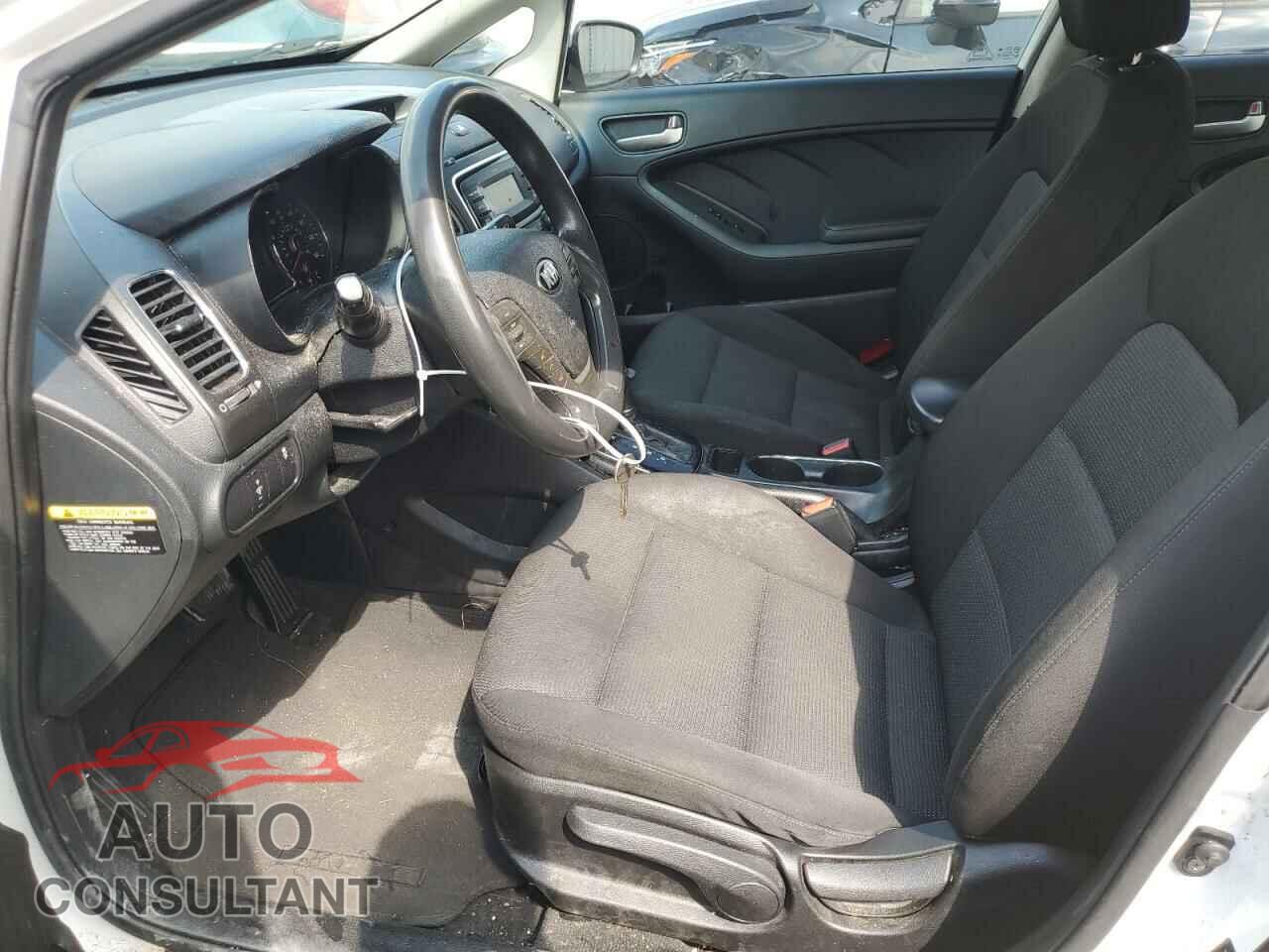 KIA FORTE 2017 - 3KPFK4A76HE052310