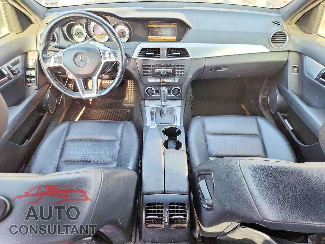 MERCEDES-BENZ C-CLASS 2012 - WDDGF4HB8CA609187