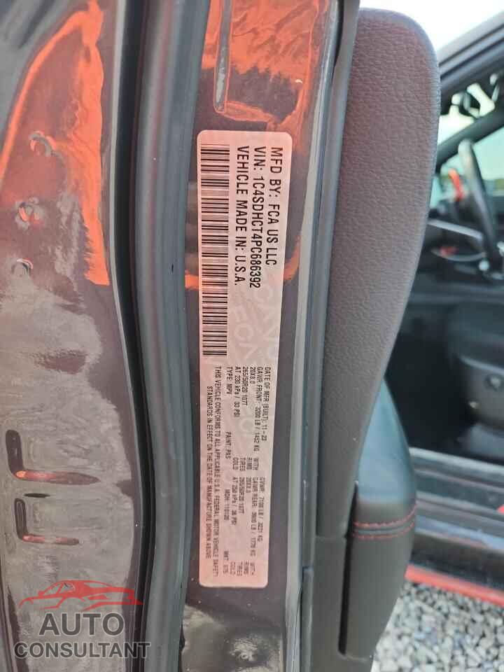 DODGE DURANGO 2023 - 1C4SDHCT4PC686392