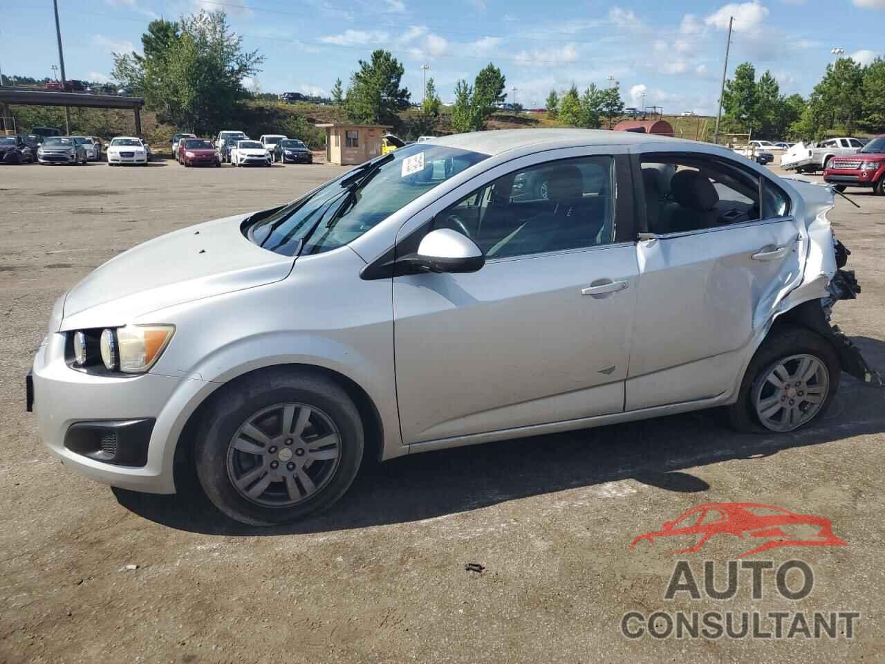 CHEVROLET SONIC 2014 - 1G1JC5SH3E4114482