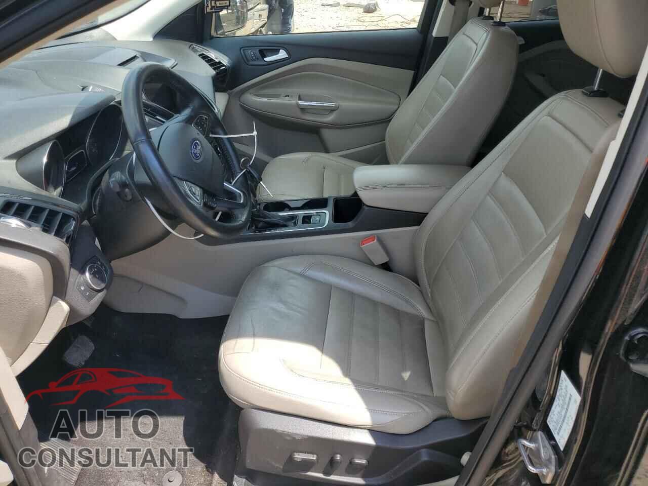 FORD ESCAPE 2018 - 1FMCU0HD5JUC26503