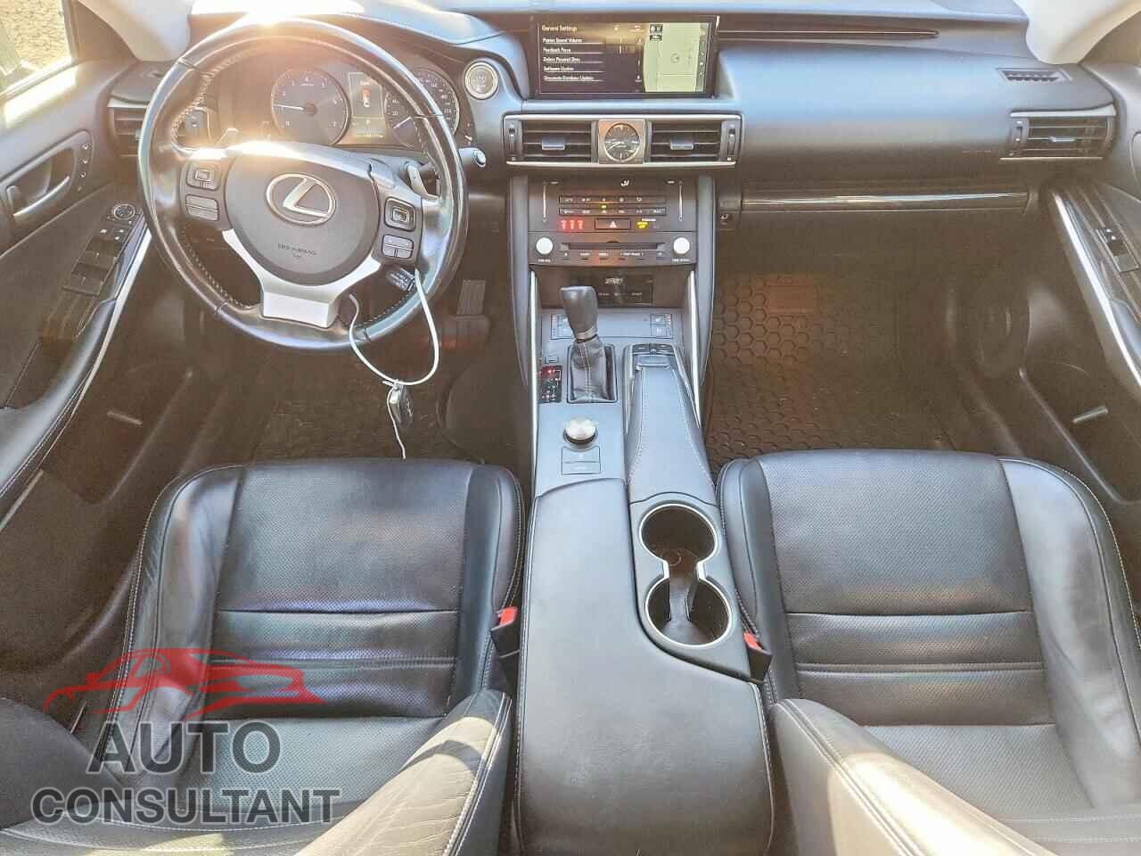 LEXUS IS 2017 - JTHCE1D25H5013971